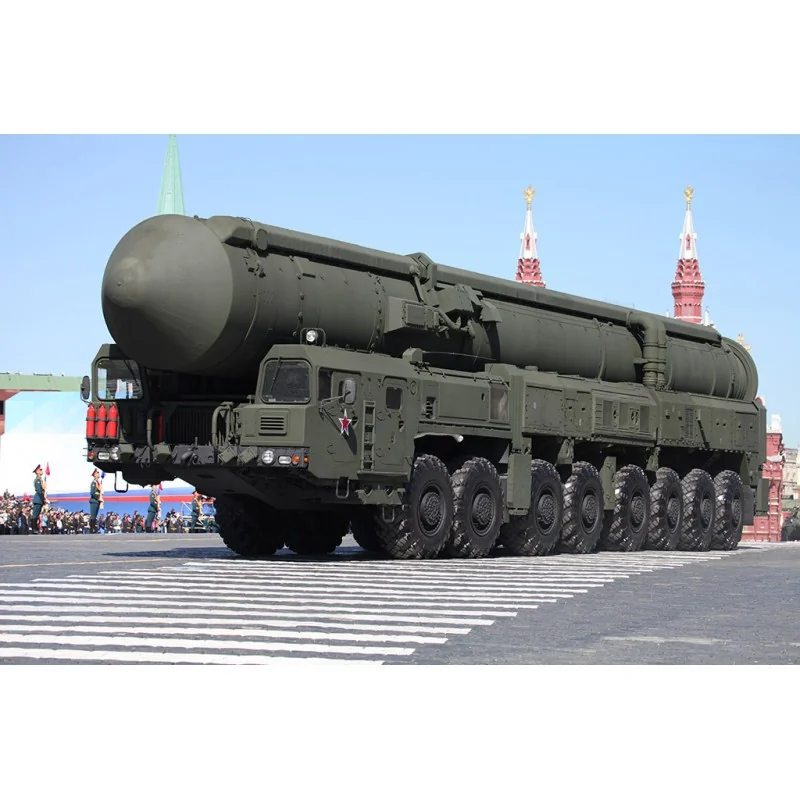 Maquette 15U175 TEL du complexe ICBM RS-12M1 Topol-M