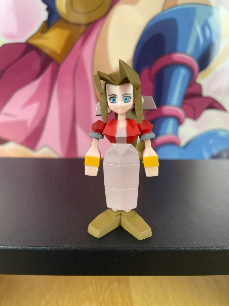 Mini figurine Figurine Aerith Gainsborough 5,5 cm (Occasion sans boite) – Final Fantasy VII